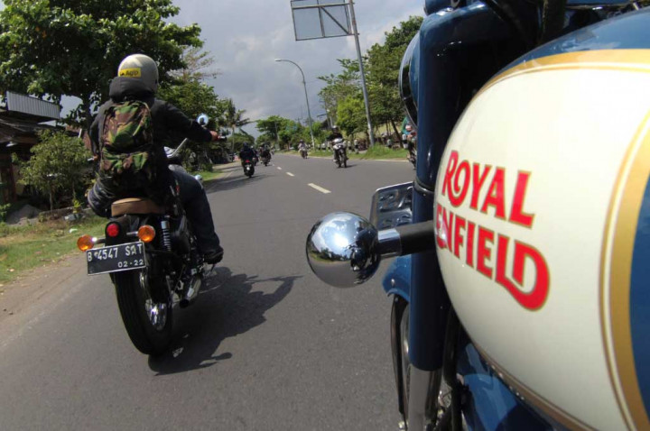 Menikmati perjalanan dari Kota Yogyakarta dan padatnya arus lalu lintas dengan mudah kami terabas. Karena riding ability motor yang cukup mumpuni didukung mesin dengan torsi besar.