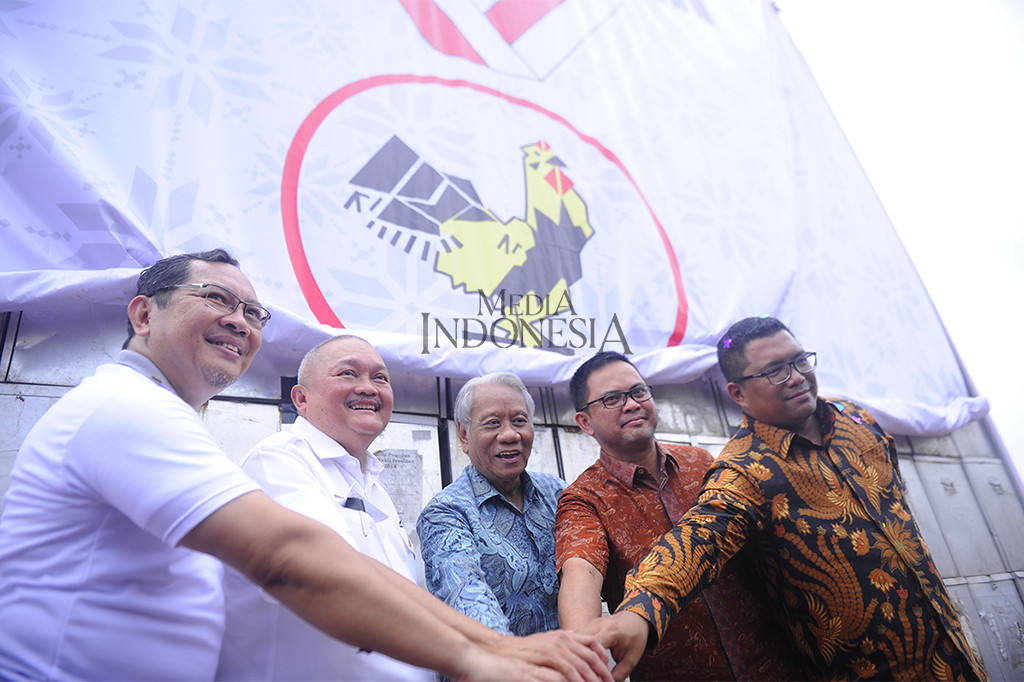 Gubernur Sumsel Alex Noerdin menyampaikan harapannya kepada seluruh lapisan masyarakat Sumsel dan instansi terkait lainnya, agar bersama mensukseskan seluruh rangkaian tahapan penyelenggaraan pilkada serentak di wilayah Sumsel.