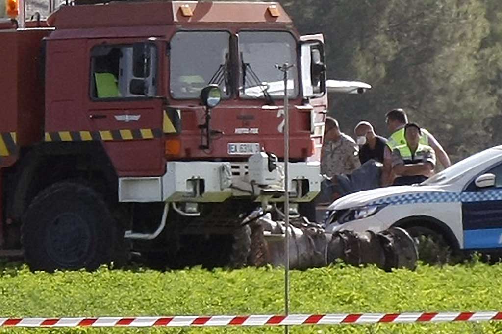 Belum diketahui penyebab jatuhnya pesawat tersebut. AFP/Luis Vizcaino