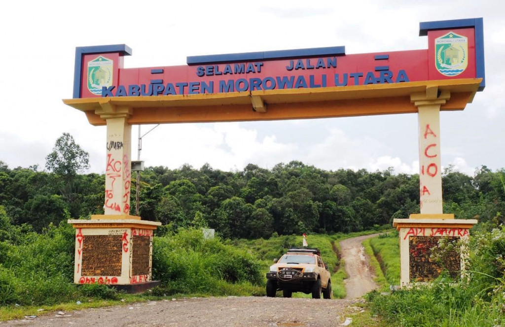 Tim IOX Overland Celebes 2017 memasuki wilayah Morowali Utara yang berbatasan berada tepat di seberang Danau Matano. Perjelajahan di Sulawesi Tengah pun dimulai. 