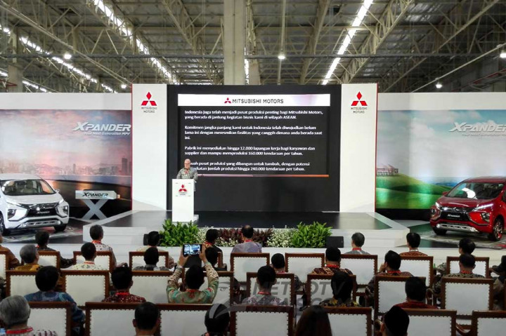 Proses distribusi Mitsubishi Xpander langsung dihadiri oleh Chief Operating Officer Mitsubishi Motors Trevor Mann. Dia menilai pasar Indonesia sangat penting dan kompetitif.