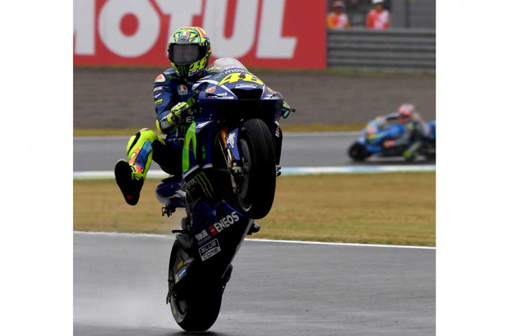 Sementara itu Valentino Rossi (Movistar Yamaha) harus puas memulai start dari posisi ke-12.