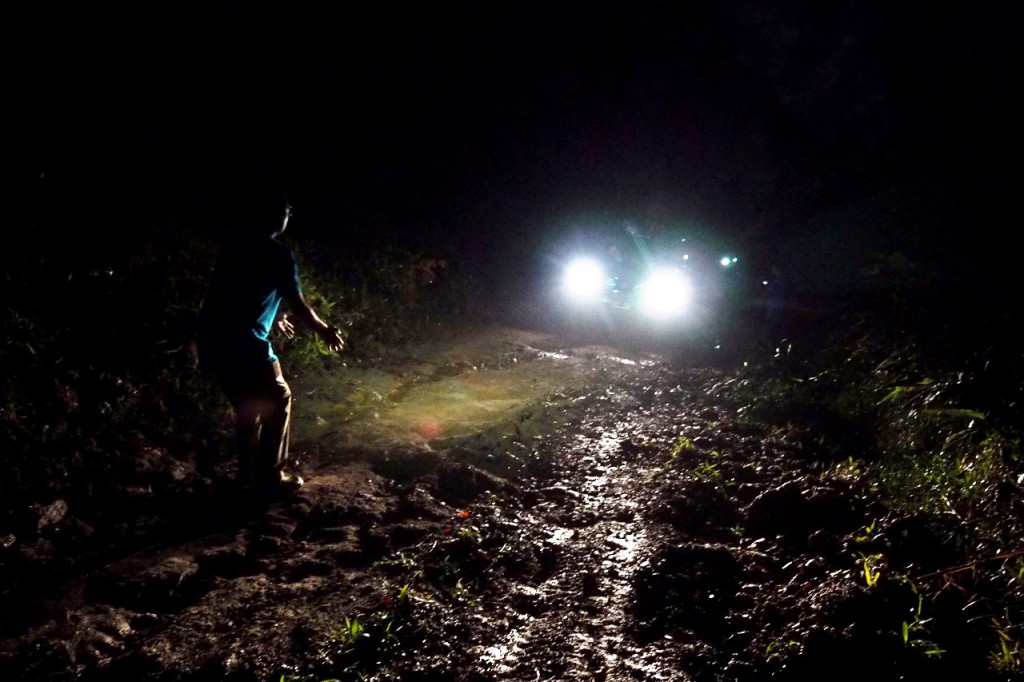 Pendakian di jalur Gunung Mekongga ini tidak dapat dilanjutkan sebab jalur di depannya terpotong dan terlalu berat dilalui pada malam hari.