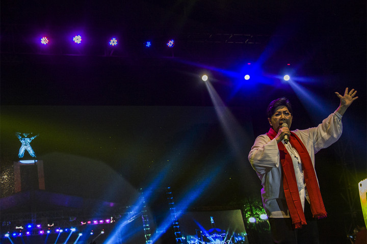 Acara ini dimeriahkan oleh sederet artis seperti Titiek Puspa, Addie MS, Andre Hehanusa, Nafa Urbach dan lain-lain.