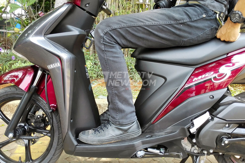 Bagian leg room pun dibuat lebih lega untuk memudahkan pergerakan kaki. Bahkan untuk postur badan 172 cm pun masih bisa bergerak dengan cukup leluasa.