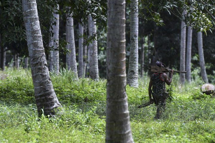 Pria kelahiran 20 April 1980 itu sejak kecil bersama kakeknya telah mencari dan mengumpulkan peninggalan-peninggalan perang dengan alat-alat seadanya untuk disimpan dan dilestarikan.