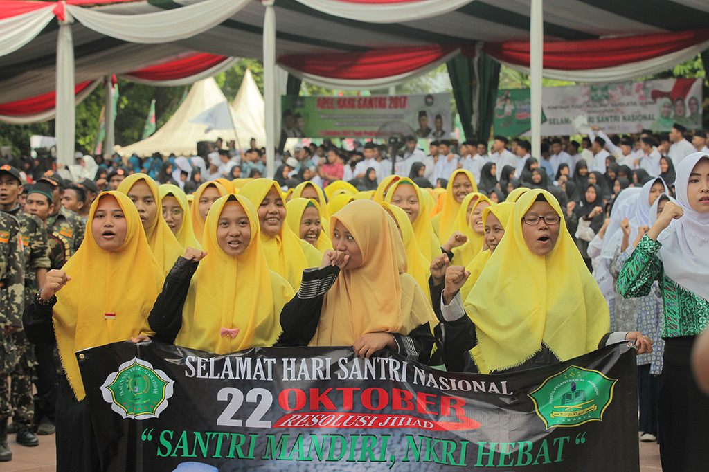 Hari Santri Nasional diperingati sebagai bukti pengakuan negara atas jasa para ulama dan santri dalam perjuangan kemerdekaan tersebut mengambil tema Meneguhkan Peran Santri dalam Bela Negara, Menjaga Pancasila, dan NKRI.