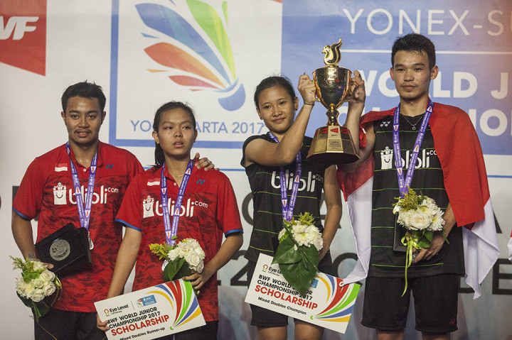 Medali emas pertama untuk Merah Putih diraih oleh Rinov Rivaldy/Phita Haningtyas Mentari yang menang dalam duel saudara dengan Rehan Naufal/Siti Fadia.