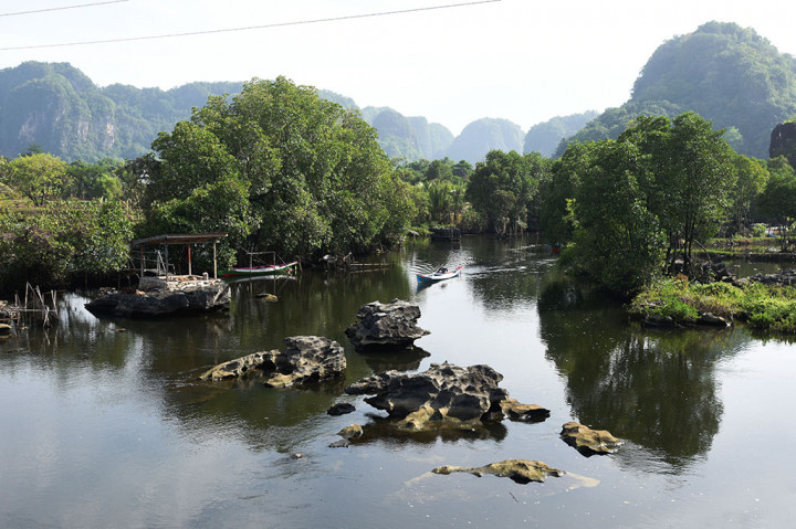 Suasana alam yang asri juga menjadi nilai tambah tempat tersebut.
