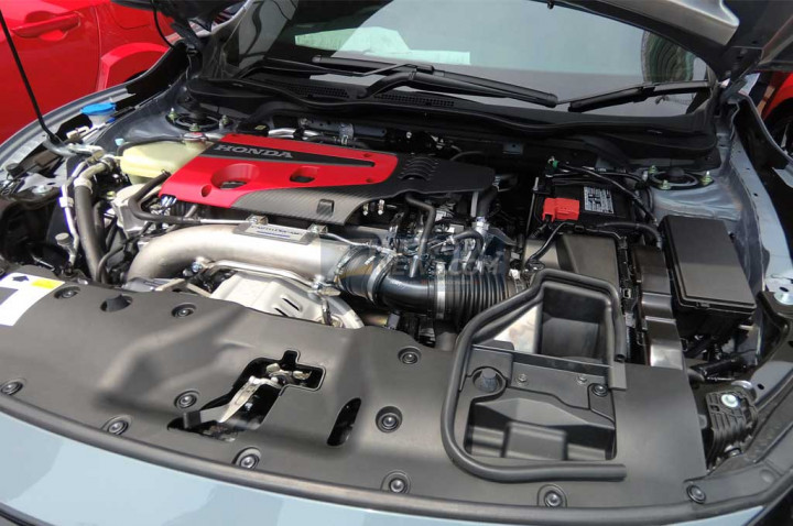 Mesin Honda Civic Type R yang punya performa tingga dan diklaim sebagai mobil penggerak roda depan tercepat di Sirkuit Nurburgring.