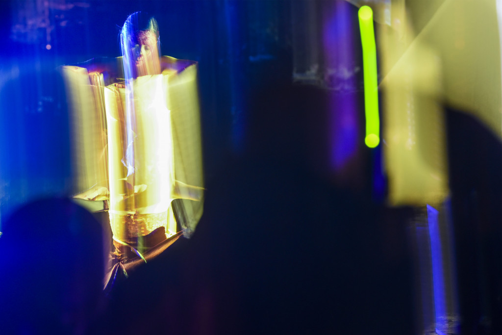 Terinspirasi dari Ibu Made, pemilik Made’s Warung yang ada di Kuta, Bali sejak tahun 1969 mampu membuat warung dengan masakan khas Balinya menjadi titik temu para manusia yang berdatangan ke Bali. Kesuksesan yang berasal dari simbol perempuan yaitu ruang kekuasaannya, Paon atau dapur.