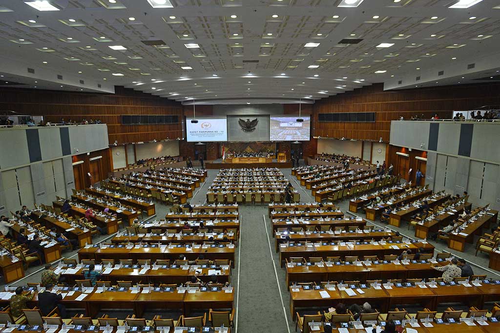 Rapat Paripurna DPR RI menyetujui RUU tentang Anggaran Pendapatan dan Belanja Negara (RUU APBN) 2018 menjadi Undang-Undang. 