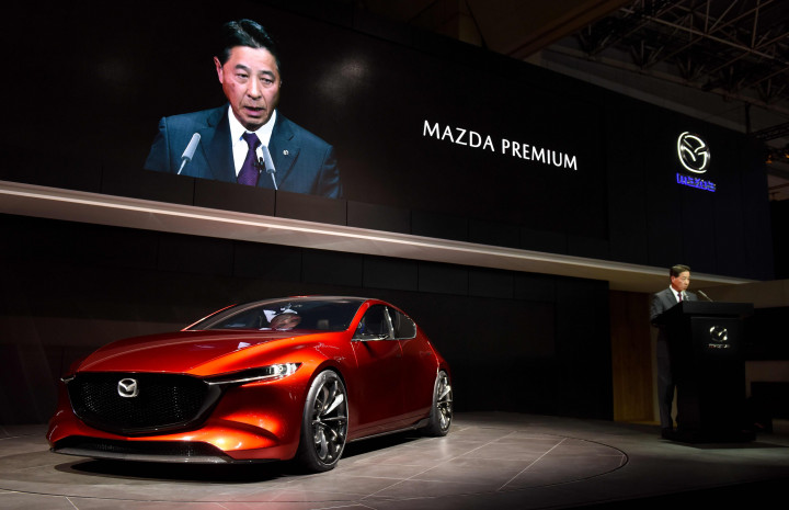 Presden Mazda Jepang, Masamichi Kogai, memperkenalkan 