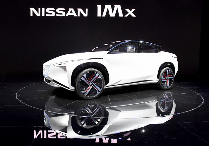 Nissan mengandalkan IMx EV concept. Sedan dengan fasad yang sekilas mengingatkan MPV Mitsubhisi Expander ini akan ditenagai mesin listrik. AFP Photo/Toshifumi Kitamura