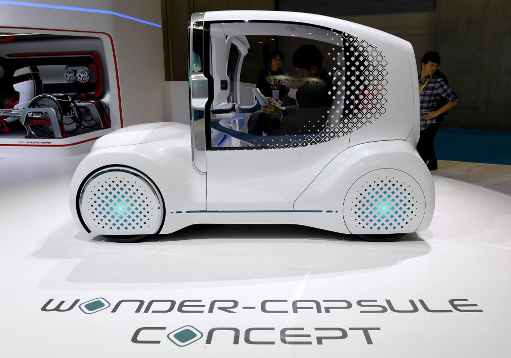 Mobil dengan ujud dan nama unik ini ditampilkan Toyota. Nama lengkapnya cukup panjang, yaitu Toyota Auto Body's Wonder-Capsule Concept. AFP Photo/Toshifumi Kitamura