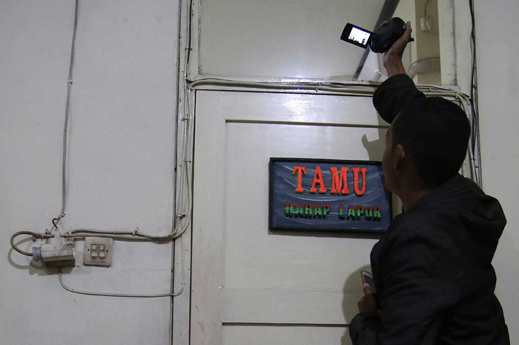 KPK menyita sejumlah uang dalam OTT di Jakarta dan Nganjuk serta mengamankan total 15 orang, termasuk diduga Bupati Nganjuk Taufiqurrahman. Kasusnya diduga terkait penerimaan uang jual beli jabatan aparatur sipil negara di Kabupaten Nganjuk.