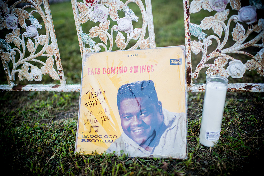 Pria pemilik nama asli Antoine Domino, Jr tersebut menghabiskan lebih dari separuh hidupnya di jalur musik. Ia juga disebut sebagai pelopor musik rock and roll.