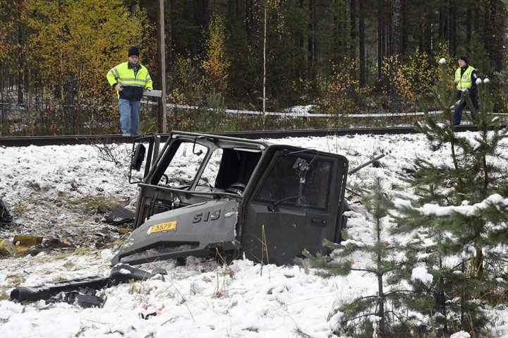 Tiga korban tewas adalah tentara wajib militer, sementara satu lainnya merupakan penumpang kereta api. Sementara itu beberapa korban cedera telah dirawat di rumah sakit.