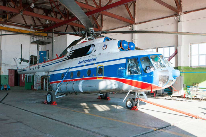 Helikopter yang jatuh tersebut adalah Mil Mi-8 buatan Rusia dengan membawa lima awak dan tiga ilmuwan yang semuanya warga Rusia. AFP/NTB Scanpix/Birger Amundsen