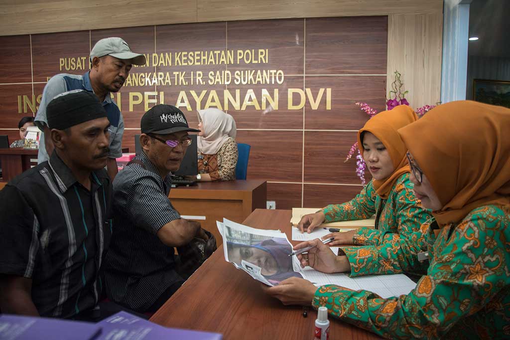 Sementara itu, keluarga korban kebakaran mendatangi Posko Ante Mortem di RS Polri Kramatjati untuk melaporkan kehilangan anggota keluarganya. Polda Metro Jaya juga menyiapkan menyiapkan psikiater dan psikolog untuk membantu pemulihan trauma kepada orang yang telah kehilangan orang tua, anak, suami maupun istri. 