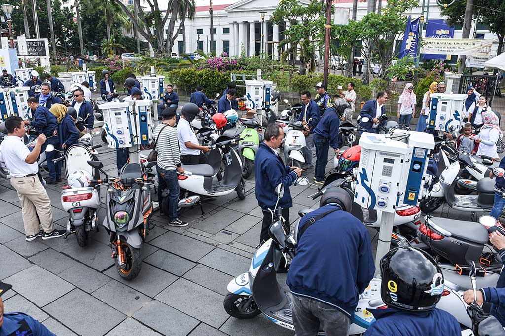 Konvoi tersebut memecahkan rekor Museum Rekor-Dunia Indonesia atau Muri sebagai konvoi motor listrik terbanyak. Kegiatan tersebut diikuti 180 motor listrik.