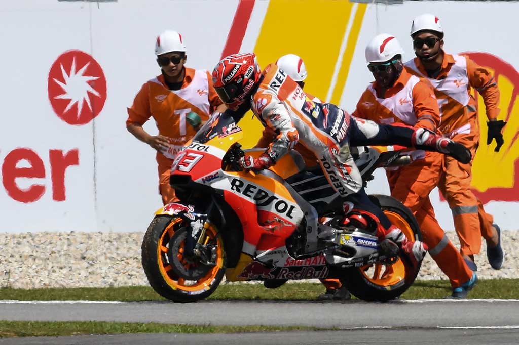 Sementara itu pemimpin klasemen sementara Marc Marquez harus puas start dari posisi ketujuh dengan membukukan waktu 1 menit 59,694 detik. Sebelumnya, Marquez sempat mengalami crash di Q2. 