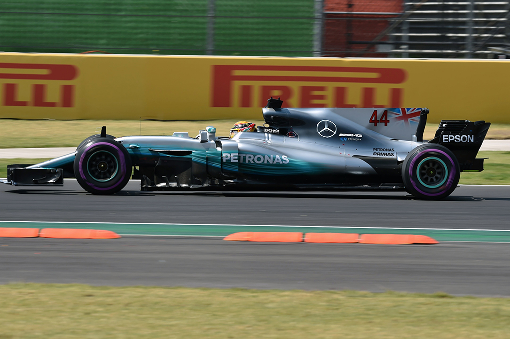 Pebalap Ferrari, Sebastian Vettel, merebut pole position F1 GP Meksiko setelah mengukir waktu lap tercepat pada kualifikasi.