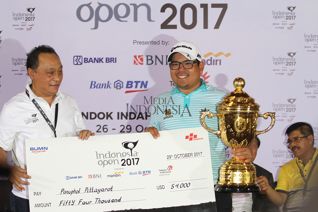 Atas kemenangan ini, Panuphol berhak mendapatkan hadiah senilai 54 ribu dolar AS atau setara Rp 735 juta dari total hadiah 300 ribu dolar AS yang setara dengan Rp 4 miliar.