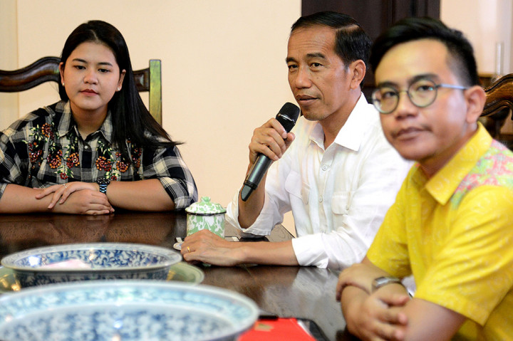 Presiden Jokowi mengatakan bahwa semua persiapan berjalan lancar. Presiden juga mengatakan, dua saksi yang akan hadir pada saat ijab kabul pernikahan nanti adalah Wakil Presiden Jusuf Kalla dan Menko Perekonomian Darmin Nasution. 