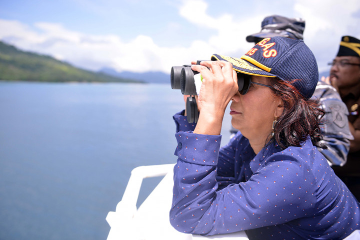 Metode itu yang digunakan Menteri Susi saat memimpin penenggelaman 33 kapal asing pencuri ikan di perairan Selat Lampa, Natuna, Kepulauan Riau.