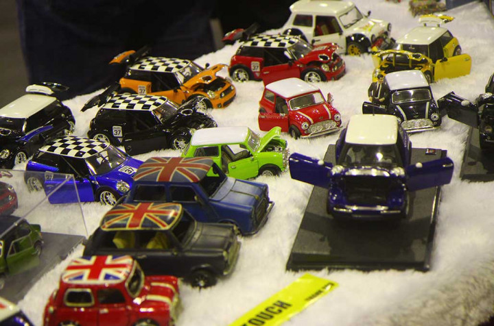 Ragam serial Mini Cooper dalam bentuk miniatur juga menjadi salah satu tontonan yang menarik. Koleksi miniatur mini ini salah satu yang cukup lengkap. MTVN/Ahmad Garuda