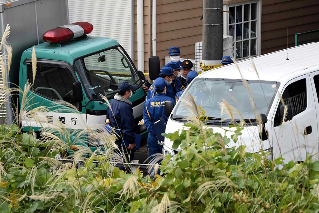 Polisi telah menangkap Takahiro Shiraishi, 27, yang tinggal di apartemen tersebut. Tersangka telah mengaku memotong-motong tubuh para korban dan menyembunyikannya di dalam kotak pendingin dengan ditutupi kotoran kuncing.