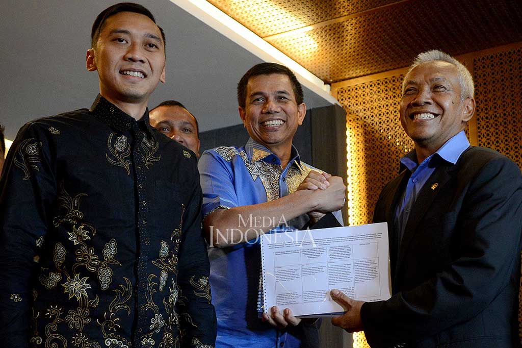 Dia mengatakan Pimpinan DPR akan memrosesnya sesuai aturan yang ada dalam UU Nomor 17 tahun 2014 tentang MPR, DPR, DPD, dan DPRD (UU MD3). Menurut dia, usulan tersebut akan dibawa dalam Rapat Pimpinan dan Rapat Badan Musyawarah (Bamus) DPR RI.