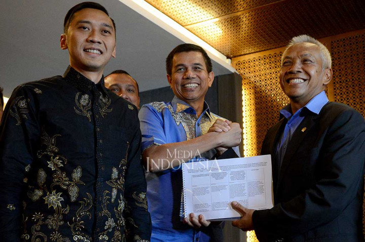 Dia mengatakan Pimpinan DPR akan memrosesnya sesuai aturan yang ada dalam UU Nomor 17 tahun 2014 tentang MPR, DPR, DPD, dan DPRD (UU MD3). Menurut dia, usulan tersebut akan dibawa dalam Rapat Pimpinan dan Rapat Badan Musyawarah (Bamus) DPR RI.