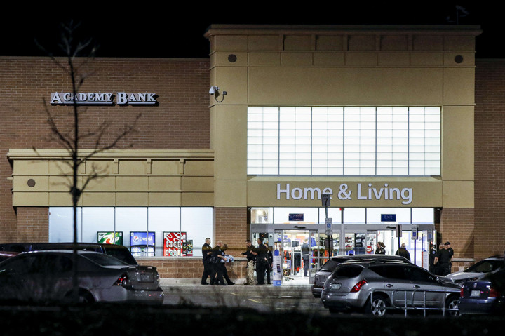 Satu orang korban meninggal terakhir diidentifikasi berjenis kelamin perempuan. Dia sempat dilarikan ke rumah sakit terdekat dan mendapatkan perawatan intensif. 