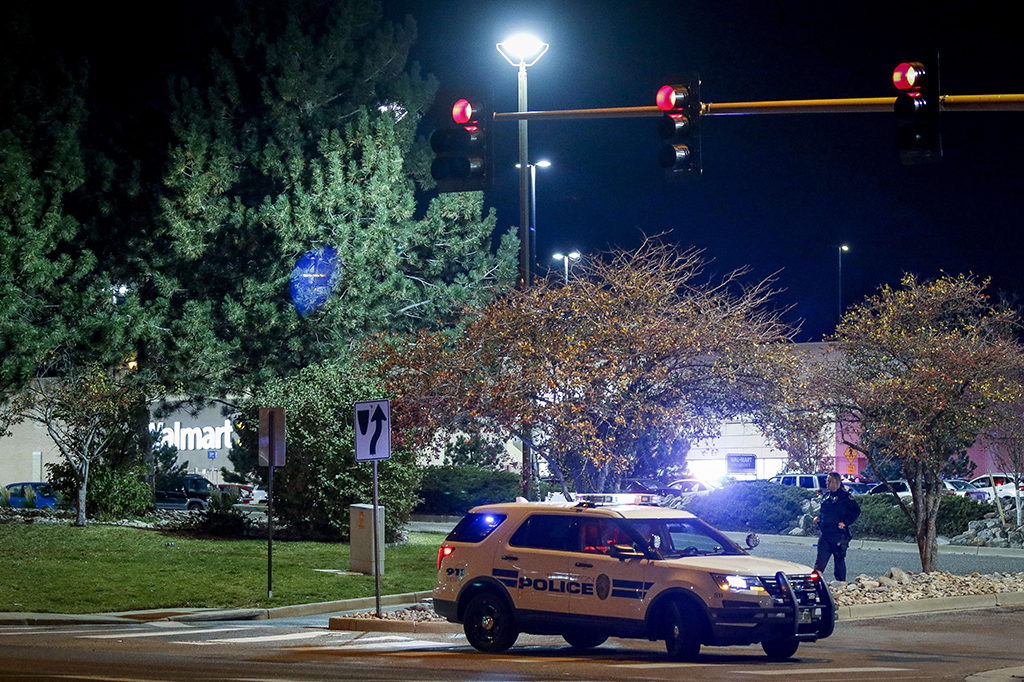 Kepolisian Thornton tengah menyelidiki rekaman kamera pengawas dan meminta keterangan saksi mata terkait peristiwa pembunuhan tersebut. Selain itu, belum ada satu orang pun yang ditahan.