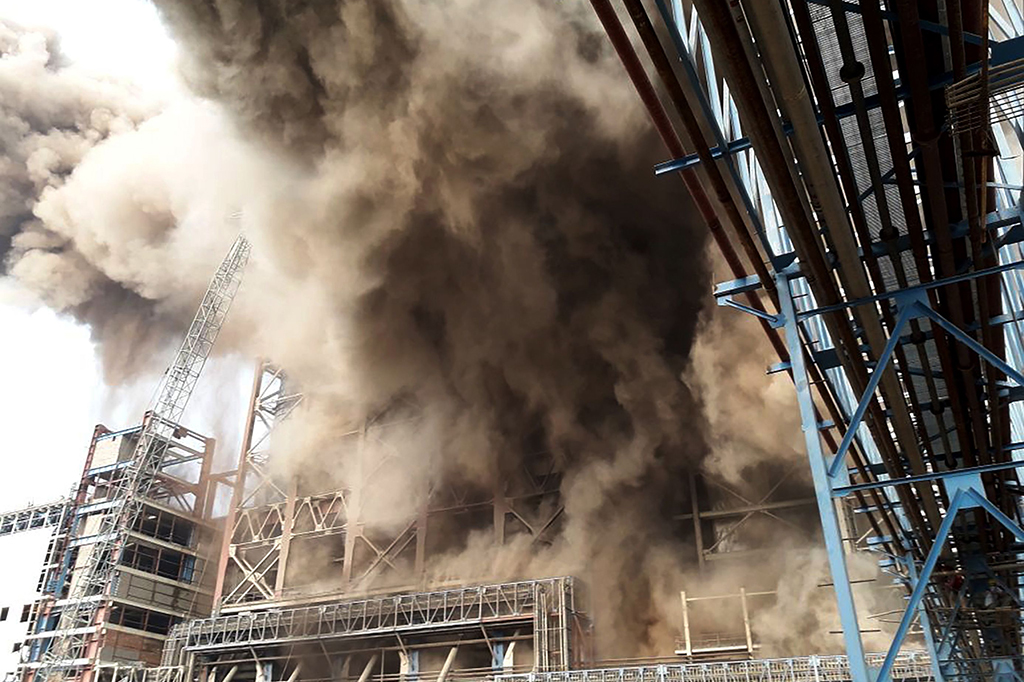 Pemilik pusat pembangkit listrik itu, Korporasi Tenaga Termal Nasional (NTPC), masih melakukan penyelidikan untuk mencari tahu penyebab insiden ini. Dugaan sementara menyebut ada penyumbatan pada salah satu pipa gas di kompleks itu.