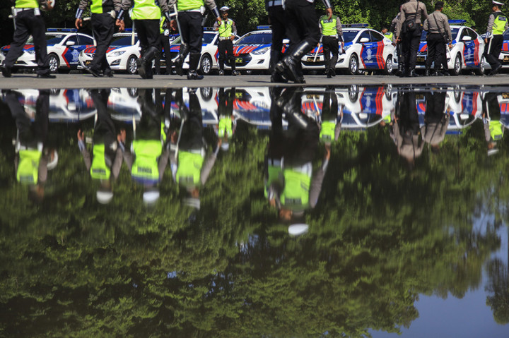 Polda Jawa Tengah mengerahkan 3.669 personelnya untuk mengamankan pelaksanaan pernikahan Kahiyang Ayu-Bobby Nasution pada 8 November 2017 di Graha Saba, Solo.
