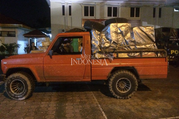 Terbongkarnya bisnis ilegal tersebut setelah aparat melakukan pencegatan terhadap mobil jenis colt diesel dan Pickup di Jalan Sungai Parit Beko I, pada Minggu (5/11/2017) malam.