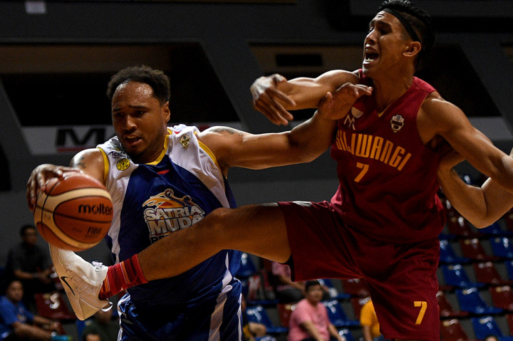 Adapun pada laga tersebut, pemain asing SM Dior Lowhorn menjadi yang terbaik di timnya dengan membuat double-doube yaitu 17 poin, 13 rebound juga dua assist. 

