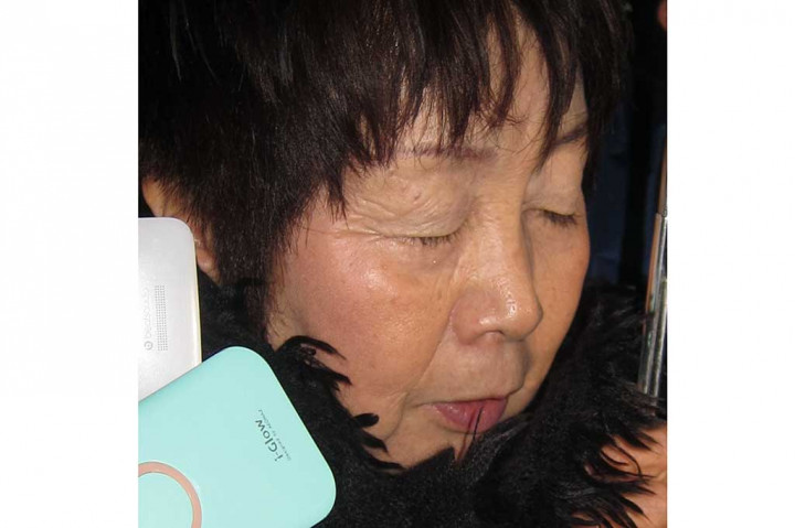 Kakehi ditangkap pada November 2014 dengan tuduhan membunuh
suaminya di rumah mereka di Muko, Prefektur Kyoto pada Desember 2013, sebulan setelah pernikahan mereka. Tidak lama kemudian dia juga didakwa atas kematian dua pria lainnya.