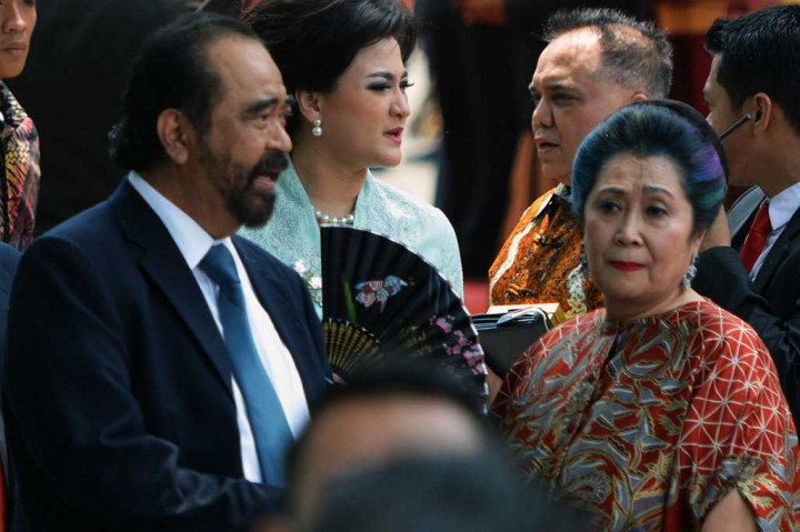 Ketua Umum Partai NasDem Surya Paloh bersama istri Rosita Barack turut menghadiri resepsi pernikahan Kahiyang-Bobby.