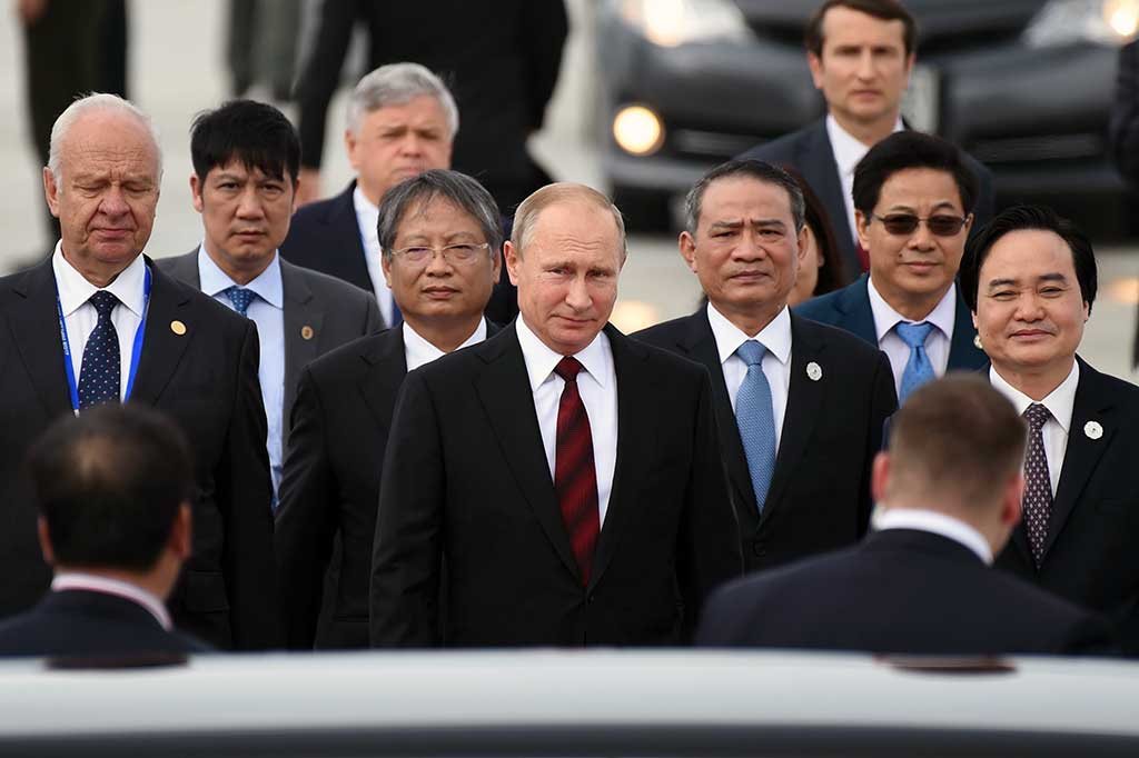 Selain Jokowi, beberapa pemimpin dunia juga telah tiba di Vietnam. Mereka di antaranya adalah Presiden Rusia Vladimir Putin.