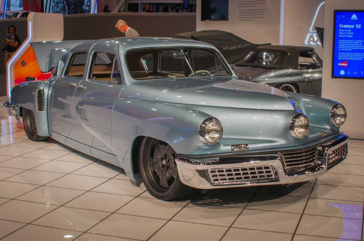 Tucker 1948, pada masanya hanya diproduksi terbatas sebnyak 51 unit. Ini adalah satu yang telah direstorasi. Tidak disebutkan apakah yang satu ini mendapat modifikasi pada bagian mesin. Namun yang pasti, sepesifikasi mesin bawaan asli pabrikan mengusung H-6 horizontally opposed 5.475 L yang diklaim memuntahkan tenaga 166 daya kudan dan torsi 372 lb ft. Autoguide