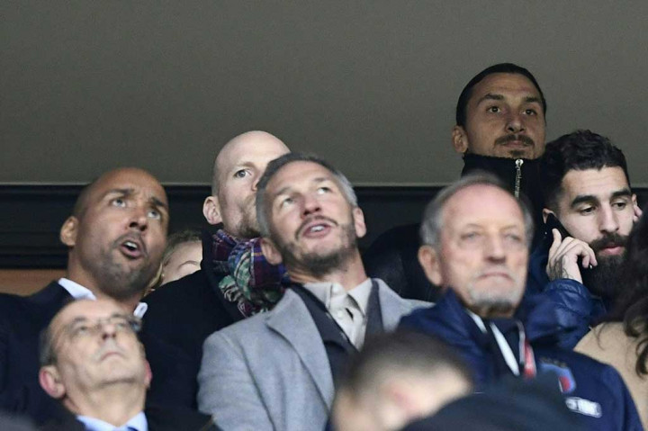 Zlatan Ibrahimovic menonton laga dari tribun penonton. Ibrahimovic sudah pensiun dari timnas usai Piala Eropa 2016 lalu.
