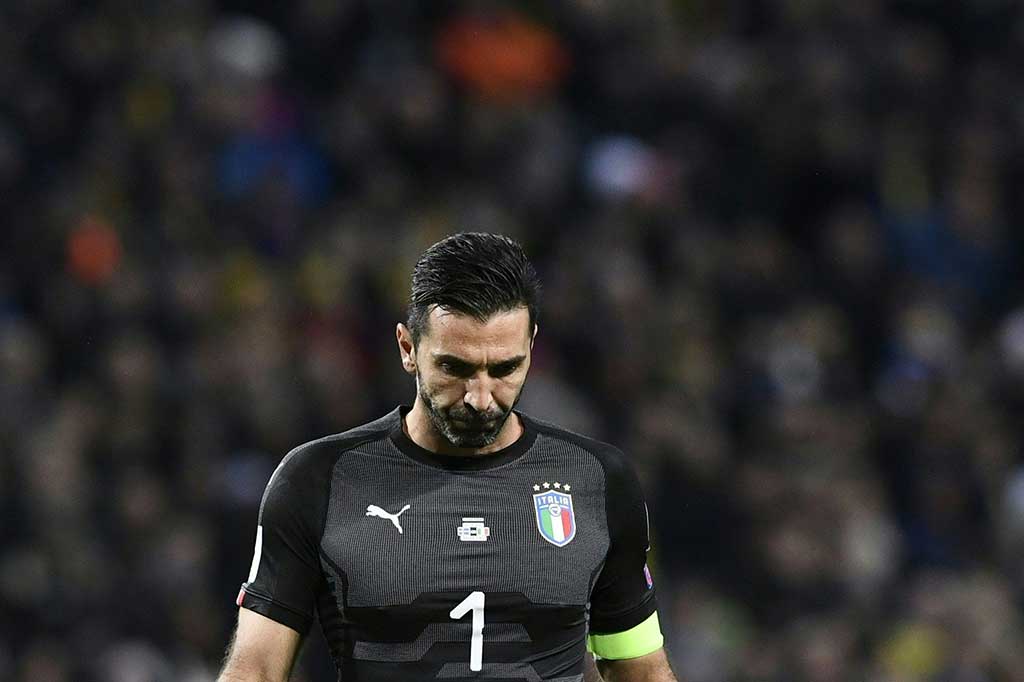 Sementara Italia setidaknya harus menang minimal selisih dua gol di leg kedua untuk melaju. Italia berada dalam bahaya dan terancam absen tampil di putaran final Piala Dunia untuk pertama kalinya sejak 1958 di Swedia.