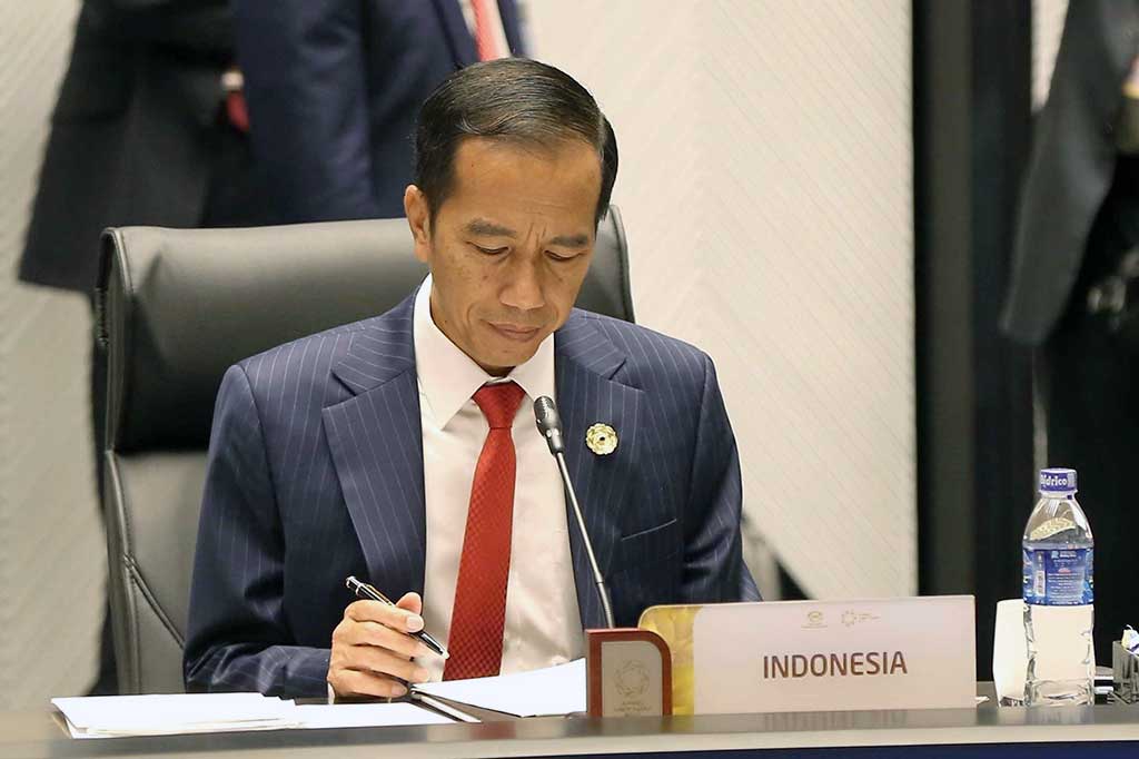 Presiden Joko Widodo mengikuti serangkaian kegiatan Pertemuan ke-25 Pemimpin Ekonomi APEC (The 25th APEC Economic Leaders Meeting). 