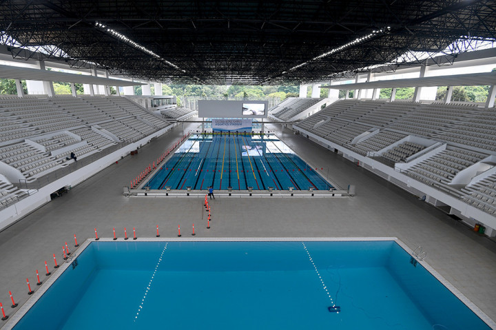 Stadion Akuatik GBK memiliki tiga kolam utama dan satu kolam pemanasan yang berstandar Olimpiade dari FINA (Federasi Renang Internasional). Ketiganya bakal dipakai untuk lomba renang, polo air, dan loncat indah di Asian Games 2018.
