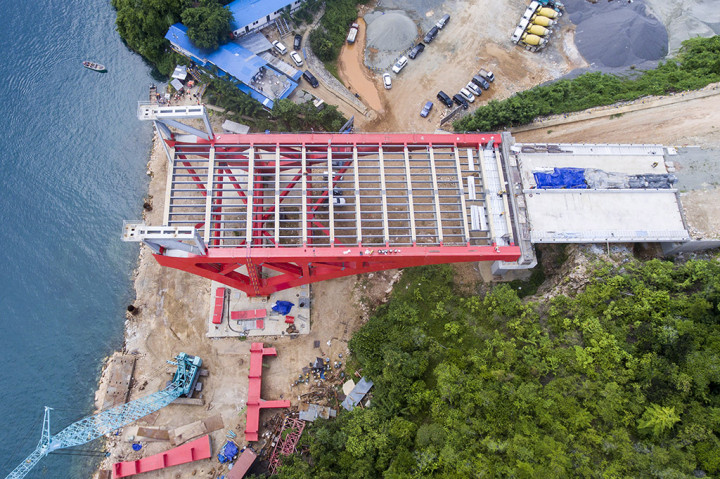 Pemerintah melalui Kementerian PUPR mengupayakan percepatan penyelesaian jembatan Holtekamp di Jayapura, Papua.