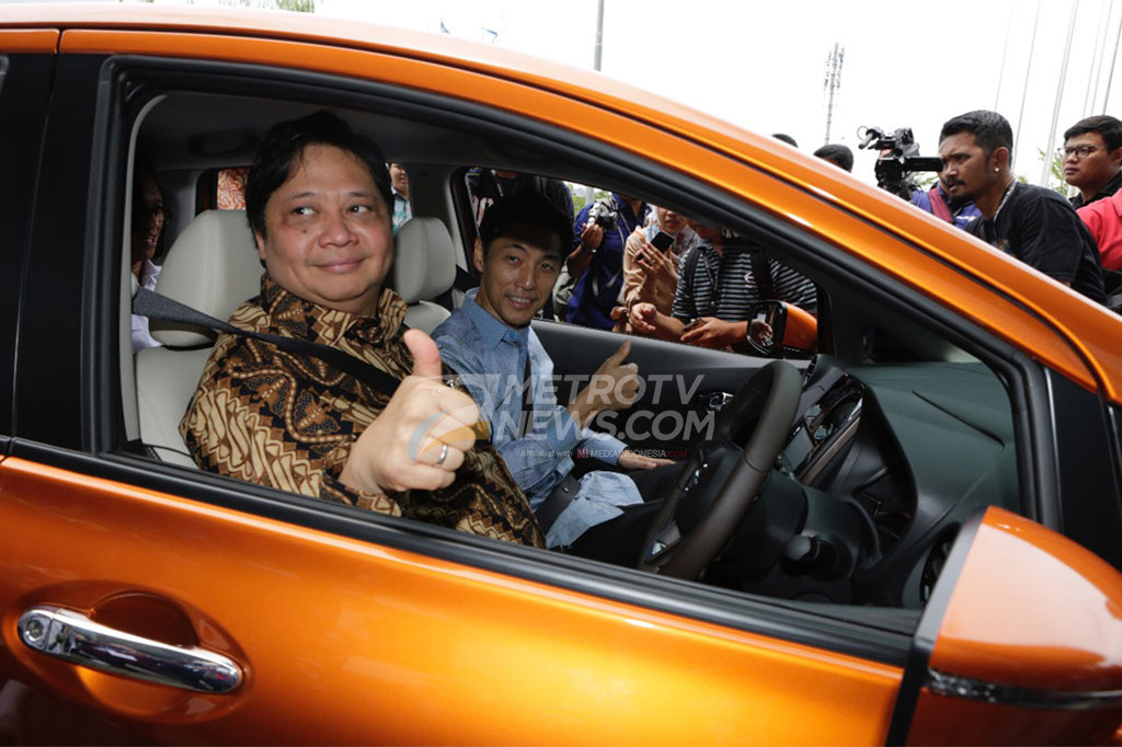 President Director PT Nissan Motor Indonesia, Eiichi Koito, menemani Menperin Erlangga Hartarto menjajal Nissan Note e-Power. Erlangga pun memberikan komentar positif usai melakukan test drive dan tenaga yang dihasilkan responsif.